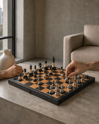 Partie d'échecs en cours sur Le Kingsley